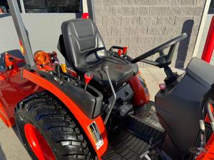 Kubota 23HP B2401รถบรรทุก4WD ขนาดเล็กรถแทรกเตอร์ขับเคลื่อนล้อหน้าส่วนประกอบหลักของเกียร์เครื่องยนต์