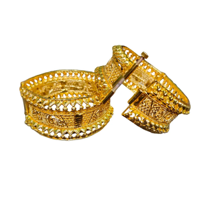 Brazaletes de grado genuino con 22 CT Metal dorado Hecho en forma redonda Brazaletes de último diseño a la venta por exportadores - Product Image 1