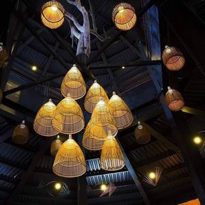 Lampe en bambou rustique faite à la main Vietnam pour la décoration de restaurant éclairage écologique et accessoires de design d'intérieur - Product Image 1