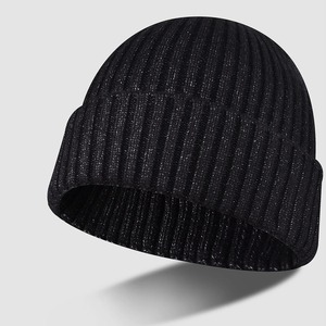 Gorro de invierno de dos tonos Unisex, gorros de punto cálidos de nueva moda con forro de piel para hombres y mujeres, estilo informal para ropa de playa - Product Image 3