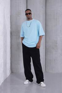 Camiseta de Algodón Lisa para Hombre, Personalizable, al por Mayor, Hecha en Turquía, Fabricante de Camisetas Básicas al por Mayor - Product Image 3