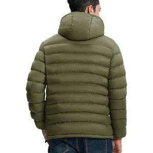 Chaqueta acolchada de invierno personalizada OEM, venta al por mayor de prendas de vestir exteriores ligeras con aislamiento impermeable para hombres, moda de calle 2025 - Product Image 3