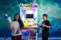 Mesin Cakar Masa Depan 2026 Mesin Cakar Layar Digital Generasi Berikutnya Mesin Cakar Digital Arcade HoloCrane Mesin Penjual Otomatis Sesuai ADA Multifungsi