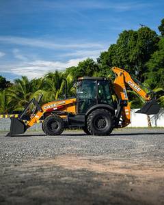 รถตักล้อยางดีเซล 4x4 รุ่น 580SN พร้อมแรงบิดสูงสำหรับงานฟาร์มและงานภาคสนาม - Product Image 5