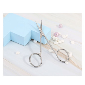 Ensemble de manucure professionnel en acier inoxydable : Ciseaux à cuticules, pinces à sourcils, repousse-cuticules, lame incurvée et aiguisée, pour droitiers, durable - Product Image 6