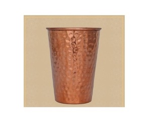 Bar & Wine Vidrio de cobre de diseño moderno para una sola pieza martillada para beber agua y jugo para cocina y mesa para venta caliente - Product Image 1