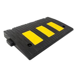 Rampa Portátil de Goma de 3.5 Metros para una Fácil Movilidad - Product Image 3