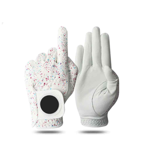 Guante de golf Comfort Grip Shipskin con diseño ligero y almohadillas de flujo de aire en la palma para jugar en climas cálidos - Product Image 1