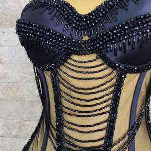 Alphatek Chemisier corset léger et respirant avec détail de chaîne-Perfect Fashionwear - Product Image 4