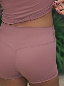 Shorts de yoga pour femmes en polyester/spandex, écologiques, respirants, à dos en Y, avec cordon de serrage, personnalisables, taille moyenne - Product Image 2