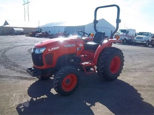 TRACTOR KUBOTA L2501HST 2019 - Product Image 5