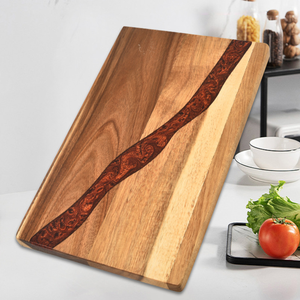 Planche à découper en résine époxy aux tons océaniques, parfaite pour trancher les desserts au fromage et les petits repas - Product Image 4