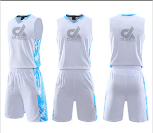 Nouvelle conception, uniforme d'entraînement de basketball personnalisé pour l'hiver, 100% polyester, respirant, séchage rapide, antibactérien, service OEM de haute qualité - Product Image 3