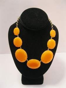 Collar de Arte de resina epoxi con inclusiones coloridas - Product Image 1