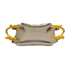 Bandeja decorativa para servir alimentos de mesa de diseño antiguo para el hogar Bandeja para servir de metal de gran calidad con mango dorado El mejor precio para Catering - Product Image 1