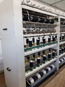 Machine à recouvrir le fil Menegatto M2000 Rotor Spinning Mono avec 160 broches pour le recouvrement de Lycra/Nylon/Coton - Product Image 4