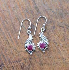 Boucles d'oreilles à crochet en argent sterling avec rubis faites à la main, bijoux en pierres précieuses de créateur pour femmes - Product Image 3