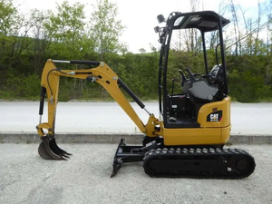 จัดส่งฟรี รถขุดขนาดเล็ก CAT-301.7D CR ใหม่/มือสอง เครื่องยนต์ดีเซล 17.7 แรงม้า พร้อมระบบป้องกันการตกกระแทก (ROPS) ได้รับการรับรองมาตรฐาน EPA และ CE พร้อมหัวหนีบไฮดรอลิก ระบบ PLC - Product Image 2