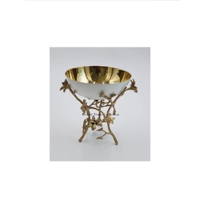 Quemador de incienso de mesa de forma redonda, soporte de incienso de fragancia para el hogar, quemador de incienso de Metal con forma de hoja hecho a mano de La India - Product Image 1