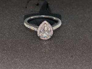 Bague de fiançailles et de mariage en or blanc massif 10k/14k/18k avec halo de diamants, diamant de laboratoire taille poire 1 carat pour femme - Product Image 5