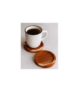 Ensemble de dessous-de-verre en bois de qualité supérieure, conçu pour les tables à manger élégantes, les comptoirs à café et les espaces de décoration intérieure raffinés - Product Image 1
