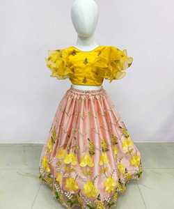 LehengaCholi en coton imprimé pour femmes, style indien, pour les fêtes, en rose avec un chemisier brodé, style Bollywood, en stock - Product Image 2