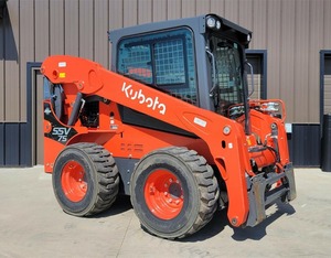 Minicargadora Kubota SSV75 2022: cargadora compacta fiable de 74HP para construcción y agricultura - Product Image 1