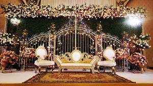 Panneau décoratif élégant de mur de bougie de Jhrokha de fibre d'or pour des mariages et des événements de Chennai Inde - Product Image 5