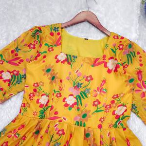 Un Vestido Maxi de Algodón Perfecto para el Verano con Estampado Floral, Elegante para Fiestas - Product Image 2