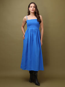 Robe sans manches en coton mélangé, coupe ajustée et évasée, noire, pour femmes - Product Image 3