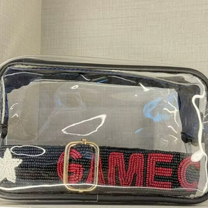 Sangle de sac perlée Go Irish, accessoire de sac élégant fait main avec personnalisation, base en coton, style sportif, idéal pour les jours de match - Product Image 1