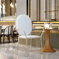 Chaise de salle à manger en cuir de style nordique moderne et luxueuse avec pieds en acier inoxydable, pliable, écologique, pour utilisation en restaurant