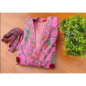 เสื้อคลุมลำลองกำมะหยี่ผ้าฝ้ายแบบพลิกกลับได้สวยงามสำหรับฤดูหนาวพร้อมกระดุมตกแต่งของขวัญที่สมบูรณ์แบบสำหรับชุดเจ้าสาว - Product Image 1