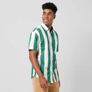Camisa de playa informal de manga corta para hombre, de fácil cuidado material ligero, ideal para vacaciones y uso diario, amplia gama de colores - Product Image 2