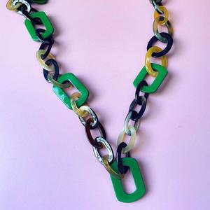 Collar de Lujo Hecho a Mano con Cuerno de Búfalo, Joyería Natural y Sostenible para Mujer, Alta Calidad - Product Image 1