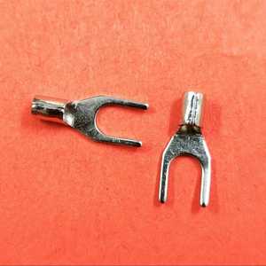 Bornes de câblage en plastique non isolées de type fourche à sertir - Écologiques et faciles à installer - Product Image 2