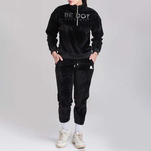 Conjunto Deportivo de Sudadera con Cremallera y Pantalones Jogger para Mujer, 100% Algodón Transpirable, Estampado de la Mejor Calidad, con Capucha y Cierre Frontal, Grueso, para Invierno, Personalizable - Product Image 1