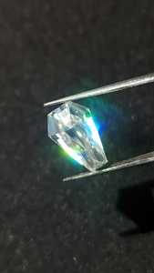 Diamante cultivado en laboratorio de 2 quilates con corte escudo VVS para la fabricación de anillos, corte elegante, certificado IGI, diamante CVD suelto a precio mayorista desde India. - Product Image 5