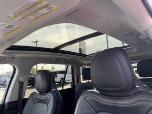 รถยนต์ SUV ระดับหรูขนาดใหญ่ รุ่นปี 2025 Aviator Reserve Edition มือสอง - Product Image 6