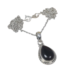 Regalo de boda perfecto para el amor Mejor diseño Colgante Piedra preciosa de ónix negro Colgante de plata esterlina 925 con joyería de sello 925 - Product Image 1