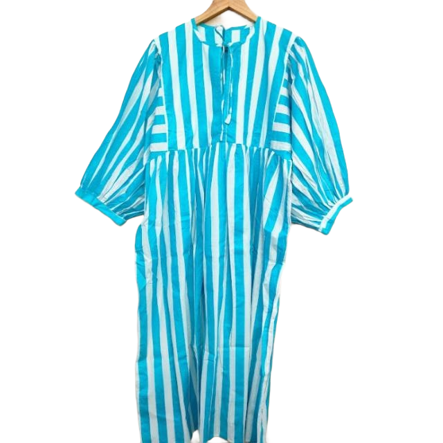 มีสีเขียวขุ่น