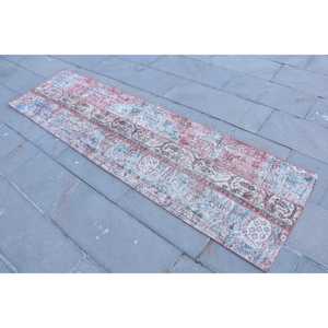 Alfombra Turca Vintage de Lana de 2.2x7.9 pies, Roja y Azul con Diseño Oriental y Base de Látex - Product Image 2