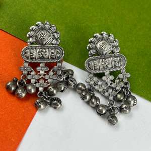 Boucles d'oreilles en laiton argenté oxydé, fabrication artisanale, style Banjara, pendantes, bijoux en laiton antique pour femme - Product Image 4