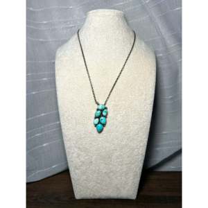 Collier ethnique artisanal Navajo en turquoise et argent sterling, objet de collection - Product Image 3