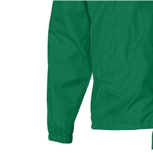 Veste Coach de couleur verte, coupe-vent léger avec fermeture à boutons-pression et poignets élastiques pour un style de tous les jours - Product Image 2