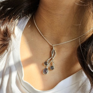 Colgante de plata de triple piedra de cocción azul labradorita de estilo vintage para regalo - Product Image 3