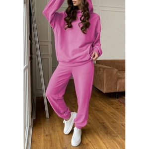 Conjunto de 2 piezas de chándal apilado moderno para mujer de fabricante personalizado OEM cómodo y elegante para estilos de vida activos impreso en invierno - Product Image 3