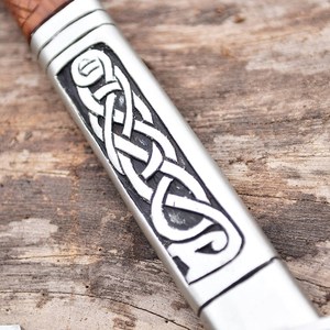 Venta al por mayor de alta calidad personalizada OEM ODM servicio hacha hoja grabada de madera de Damasco para acampar estilo hacha con Funda de cuero - Product Image 2