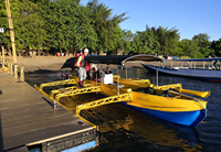 Bateau Jukung Insubmersible AQT JK6388 en polyéthylène haute densité (PEHD) avec une capacité de 8 personnes