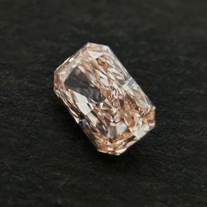 0.57 CT Radiant Cut Pink Lab Grown Diamond F Color VS Clarity IGI & GIA Certifié pour la fabrication de bijoux et les bagues de fiançailles - Product Image 4